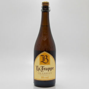 "Fles La Trappe Blond Trappist met beige-geel etiket en kurksluiting met ijzerdraad."