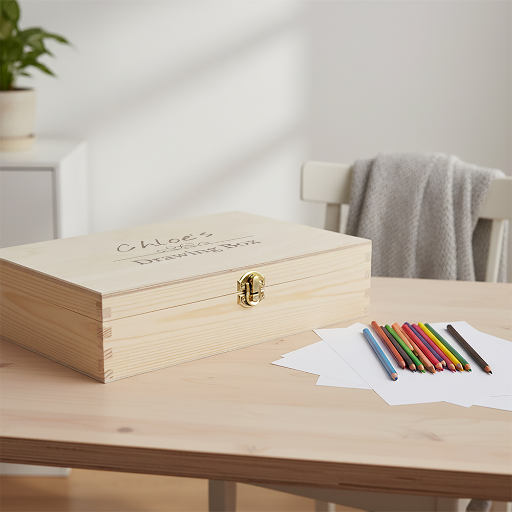 Tekendoos met naam graveren bureau sfeer | Gepersonaliseerde cadeaus Tekendoos graveren met naam als cadeau